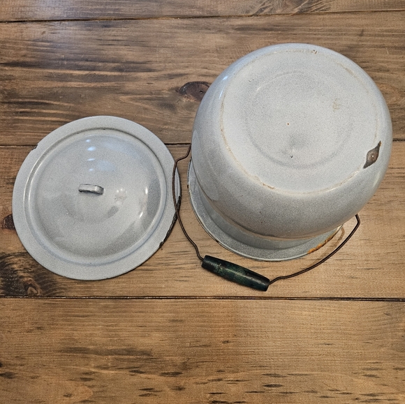 Vintage Enamelware Stock Pot/Bucket Wood Handle & Lid - Picture 11 of 14